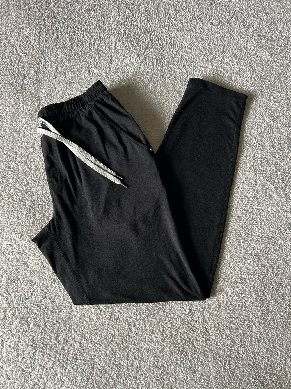 Vuori Men's Black Drawstring Jogger Pants